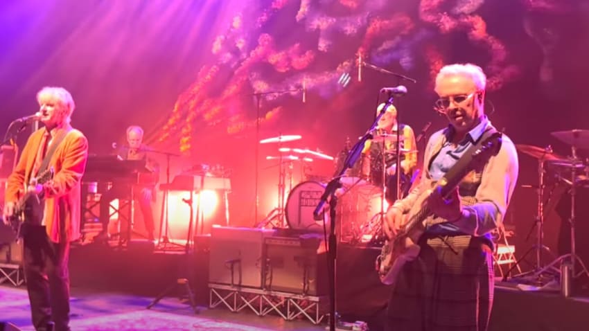 Mick Fleetwood Joins Crowded House For Hits In London