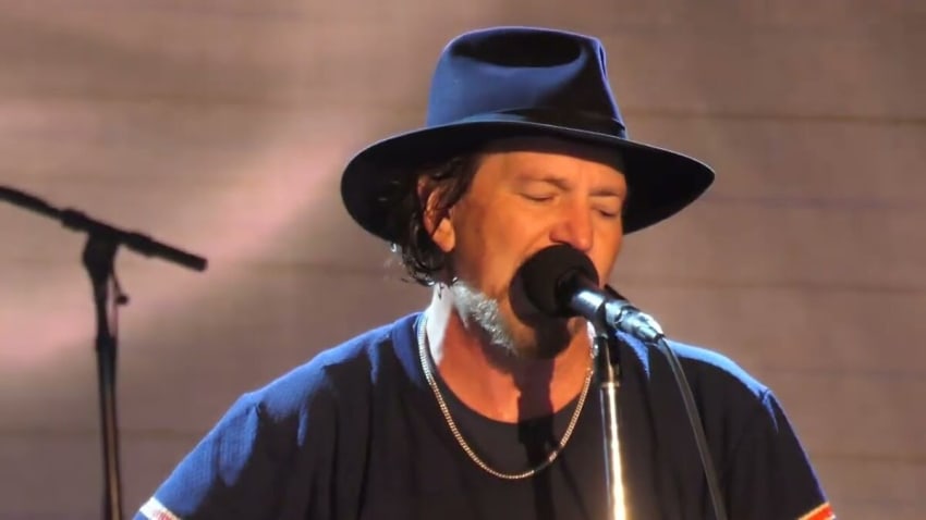 Pearl Jam I Wont Back Down Aug 29 2024 Wrigley Field Chicago nunupics