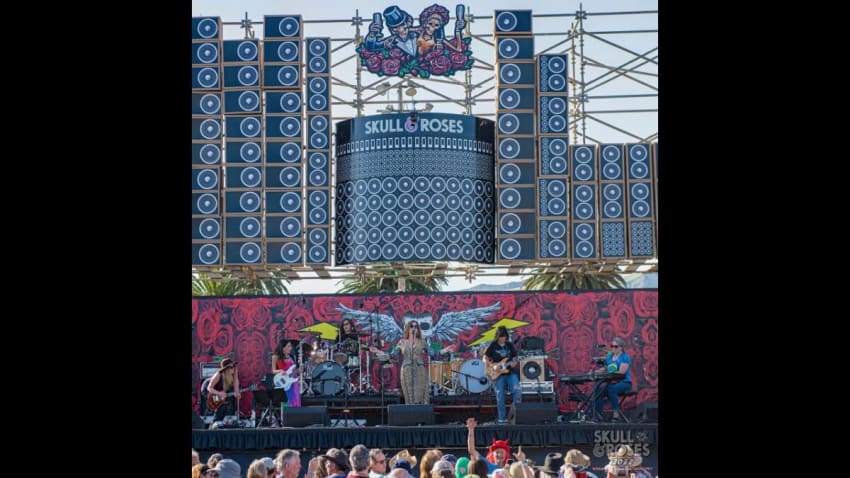 Feel Like a Stranger performed by Brown Eyed Women, Skull & Roses Fest Ventura CA April 7, 2022