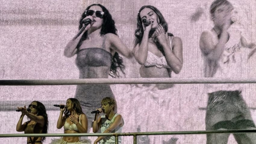 Addison Rae & Charli XCX - Diet Pepsi (Live Sweat Tour Madison Square Garden)