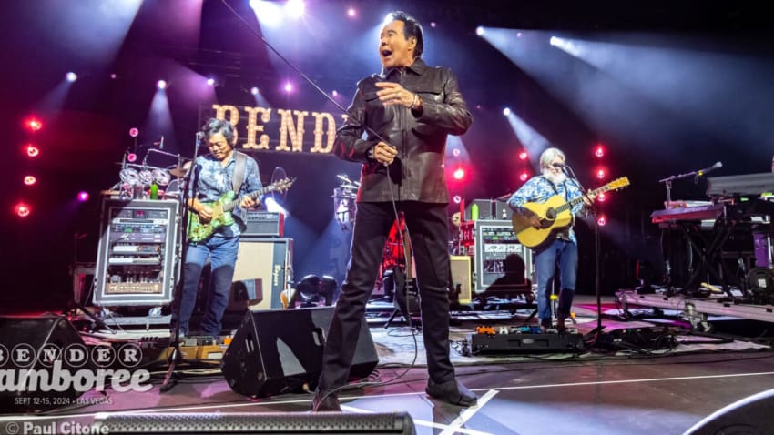 'Viva Las Vegas': The String Cheese Incident Welcomes Wayne Newton At Bender Jamboree