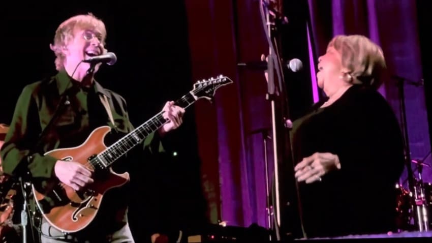 Mavis Staples & Trey Anastasio Carry Stirring 'The Weight' Performance At Robbie Robertson Tribute Concert