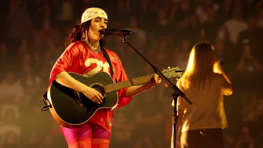 Billie Eilish Dissolves Into Laughter During Mesmerizing Radiohead Cover