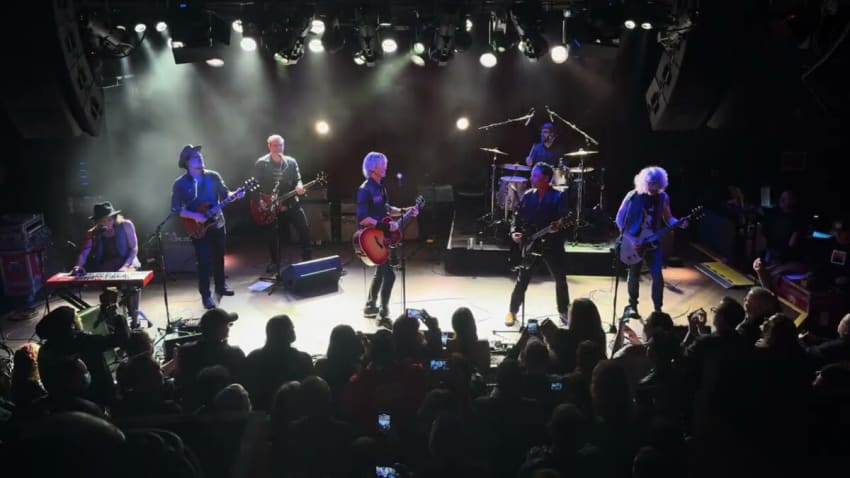 Duff McKagan and Jakob Dylan cover David Bowie's Heroes - Live at Paradise Rock Club 11/4/24