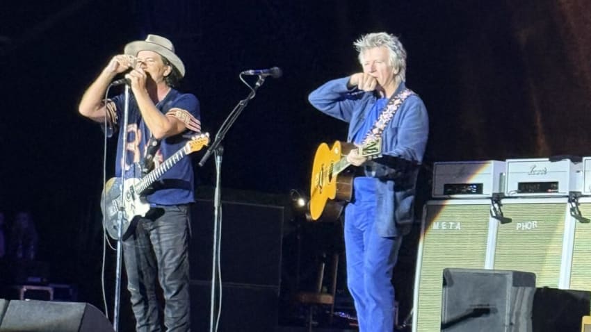 Pearl Jam Welcomes Neil Finn & 17-Year-Old Kiwi Guitarist In Auckland