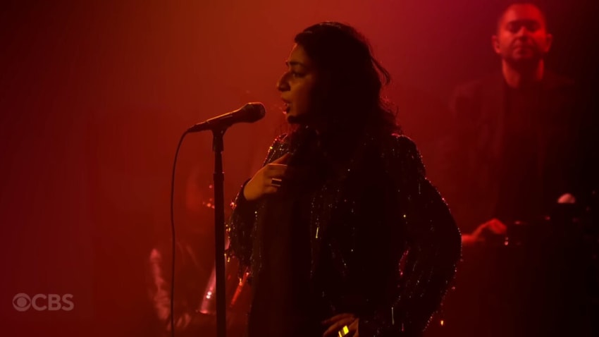 Arooj Aftab Makes U.S. Television Debut With Stunning 'Raat Ki Rani' Performance On 'Colbert'