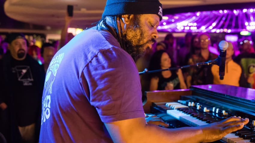 Delvon Lamarr Organ Trio