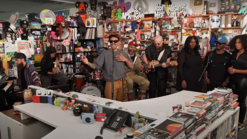 Watch Bilal's Soulful 'Tiny Desk Concert' Solo Debut
