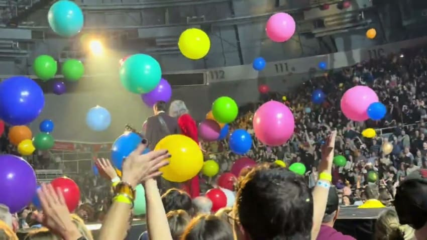 Sweet Caroline (Neil Diamond cover, featuring Valient Himself), The Avett Brothers, NYE, 1/1/2025