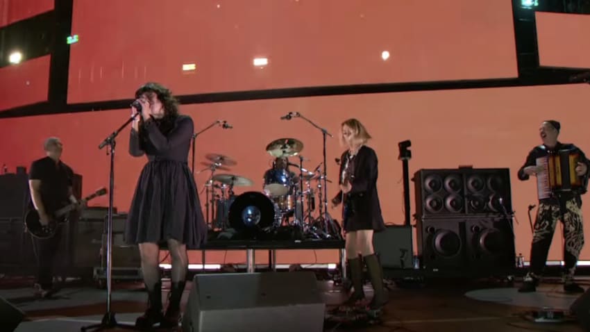 Nirvana Members Reunite At FireAid Benefit Concert