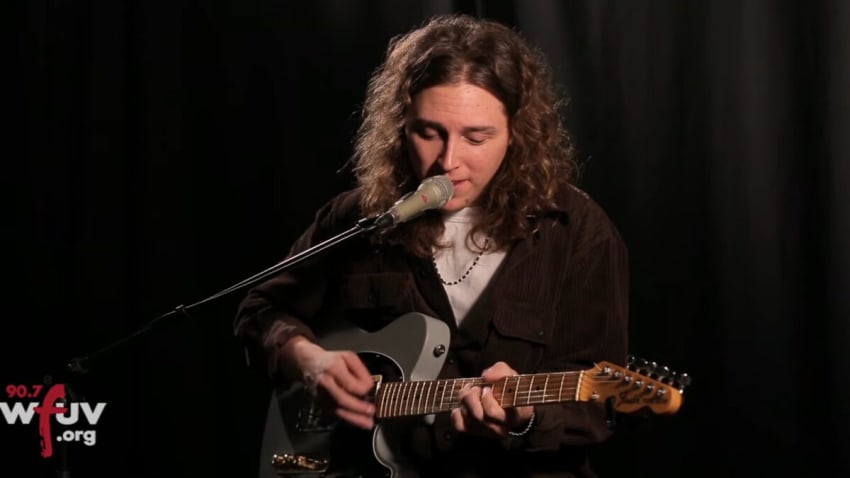Daniel Donato Lights Up WFUV's Studio A With Solo Flight Through 'Reflector'