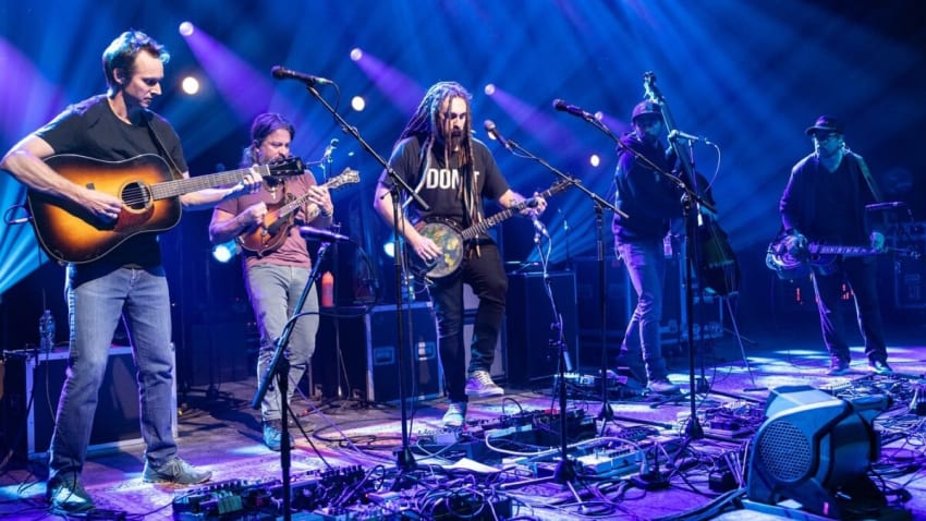 Watch Greensky Bluegrass & Kitchen Dwellers Pull Off Seamless Transition Between Sets In Maine