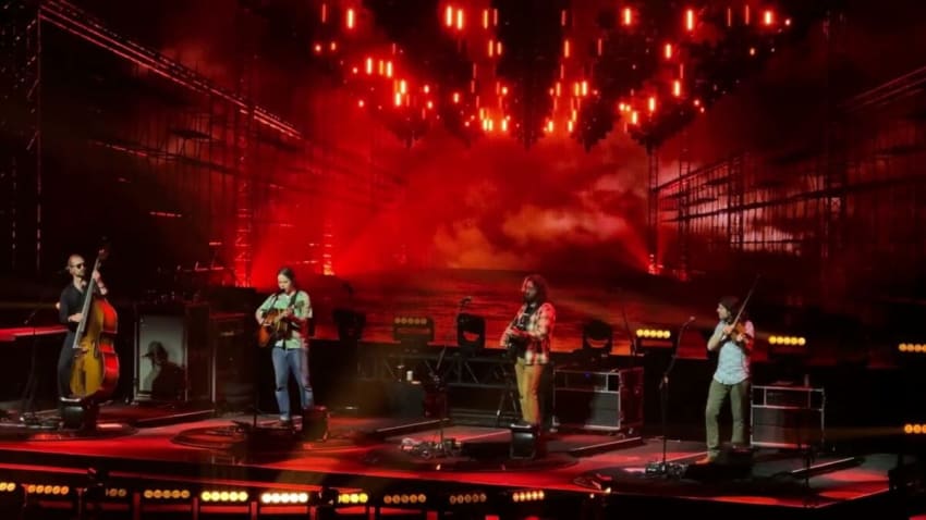 04.09.2025 - Billy Strings - Hold the Woodpile Down @ Yuengling Center, Tampa, FL