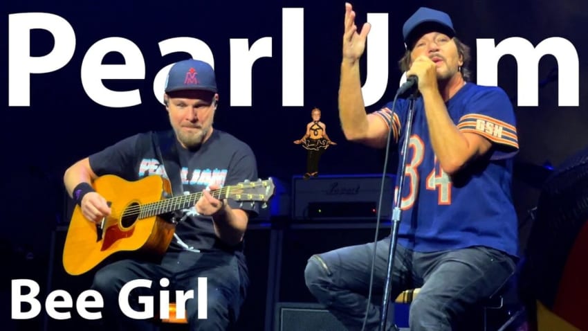 Bee Girl - Jeff Amend and Eddie Vedder perform a Pearl Jam rarity that is also a classic