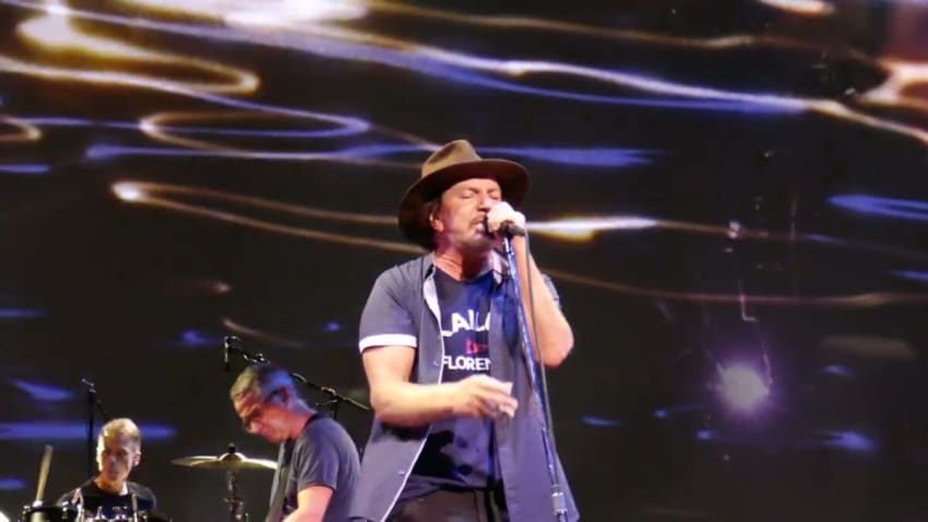 Pearl Jam - HOLD ON - 4K - Raleigh NC @ Lenovo Center 5.11.25