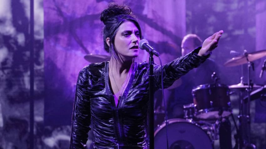 Sharon Van Etten & The Attachment Theory Perform Synth-Laced 'Somethin' Ain't Right' On Kimmel