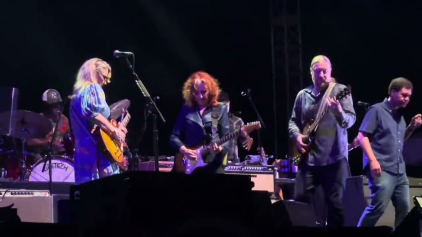 ‘Leavin’ Trunk/Volunteered Slavery’ by Tedeschi Trucks Band and Bonnie Raitt