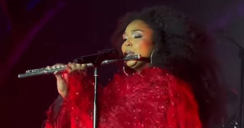 Lizzo Flute Over The Rainbow Outloud Festival