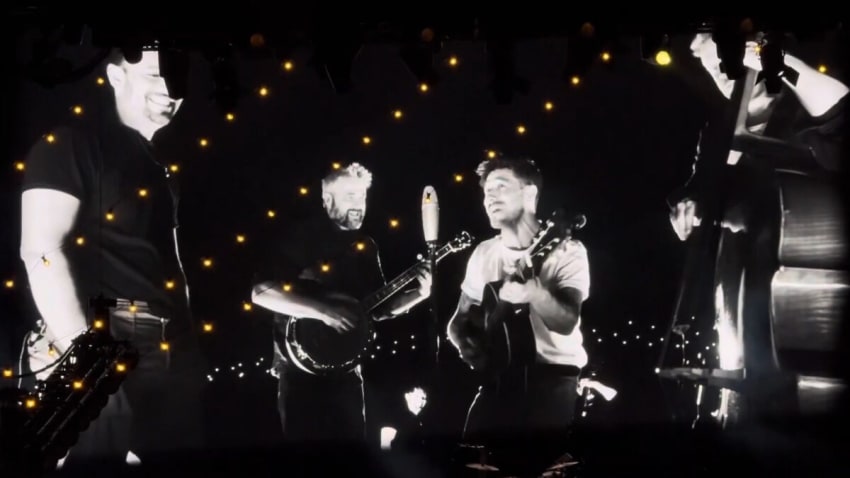 Mumford & Sons Fit ‘Wagon Wheel’ Cover Into Red Rocks Concert
