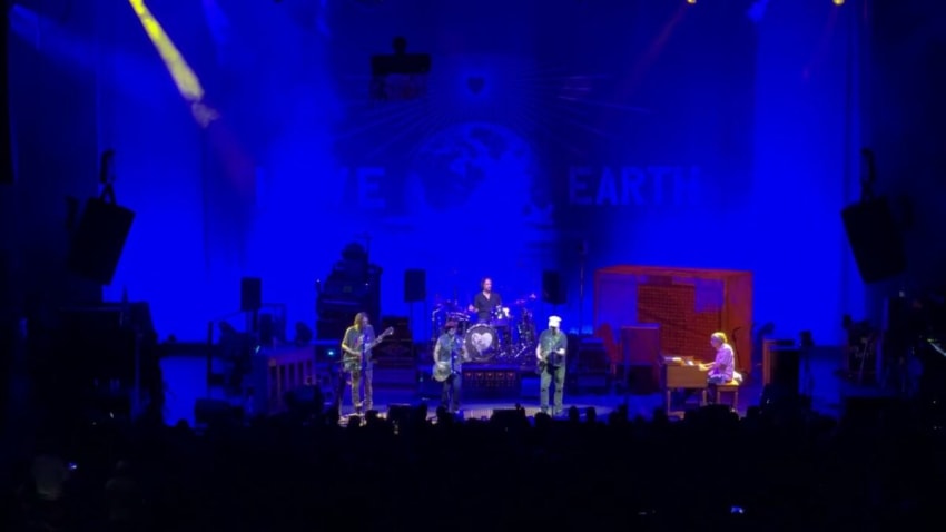 Neil Young & The Chrome Hearts - The Loner - 8/13/25 - Pine Knob Amphitheater near Detroit