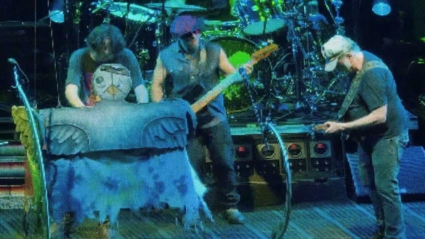 Neil Young & The Chrome Hearts - Like a Hurricane - 8/13/25 - Pine Knob Amphitheater near Detroit