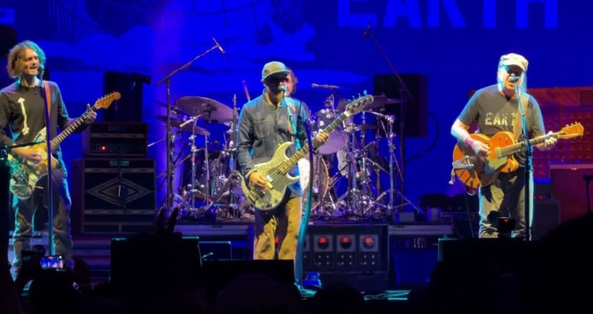 Neil Young This Notes For You Toronto 2025 Video Setlist