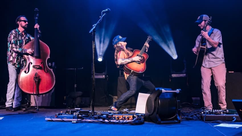 Mountain Grass Unit’s Luke Black Joins Billy Strings In Chattanooga