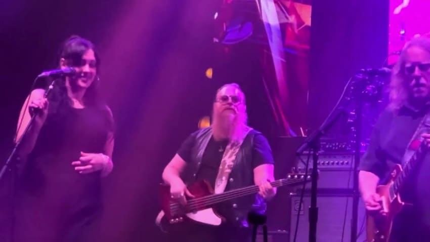 Gov’t Mule ~ Stoop So Low with Alecia Chakour & Mark Rivers