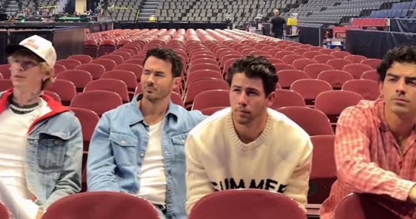 mgk Jonas Brothers