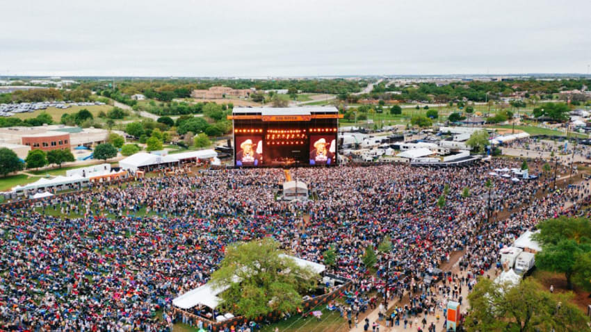 Chris Stapleton, Brooks & Dunn, Tedeschi Trucks Band & More Join Two Step Inn 2026 Lineup