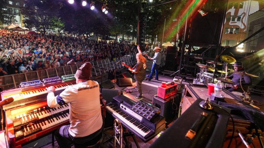 Gov’t Mule Welcomes Edwin McCain & Offers Cover Bust Outs At The Mighty Giveback