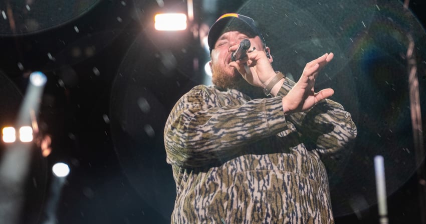 Buy Luke Combs Tickets