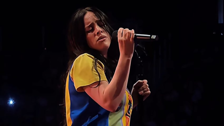 Billie Eilish Covers 1950s Jazz Classic ‘Cry Me A River’ In Austin