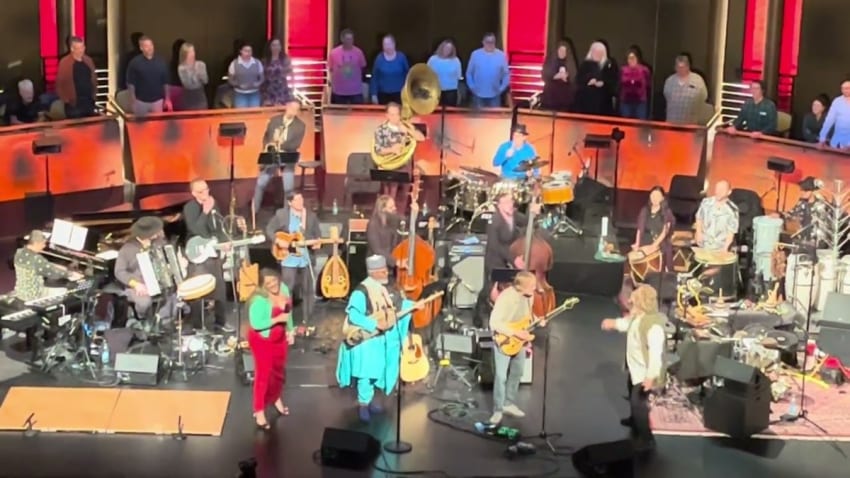 Cyro Baptista & Friends feat. Trey Anastasio - 11-07-2025 - Tweezer Reprise - Lincoln Ctr (NYC, NY)