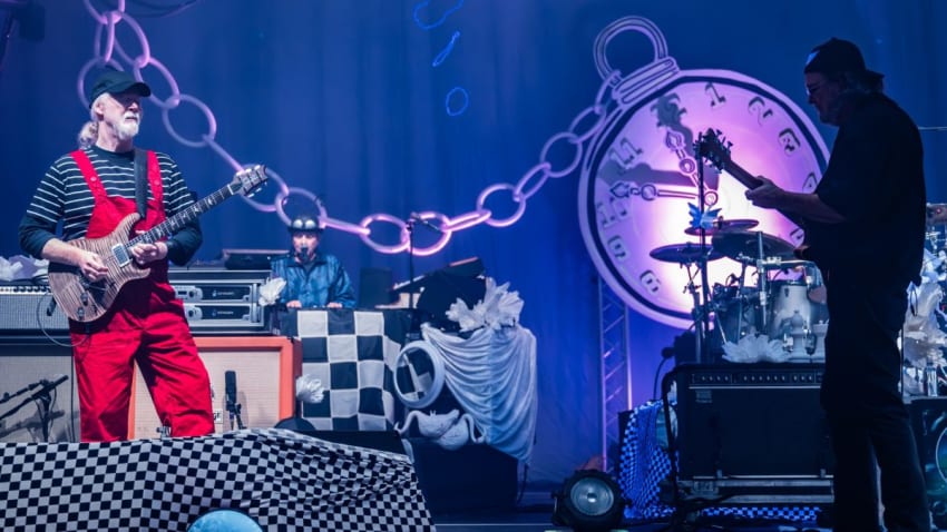 Widespread Panic Presents 'Alice In Wonderland' Halloween Theme In Savannah