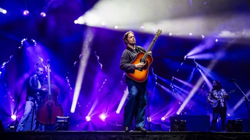 Billy Strings Schedules Spring 2026 Tour