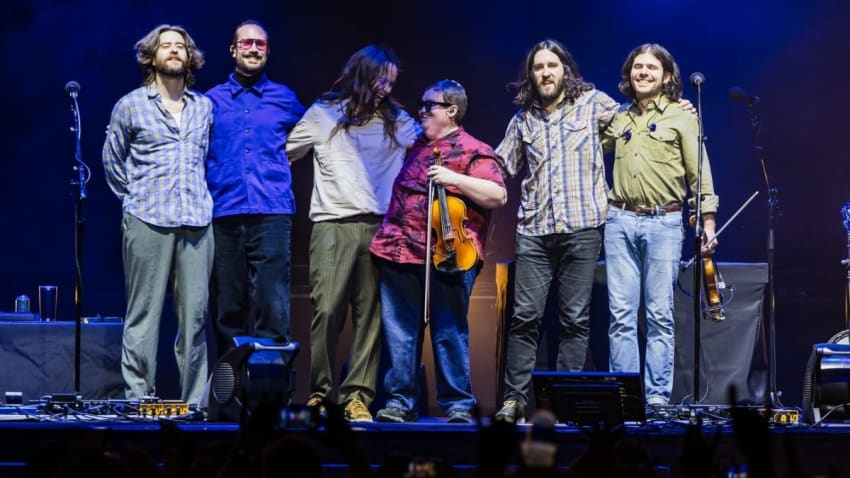 Michael Cleveland Joins Billy Strings For Nod To Bill Monroe & More In Louisville