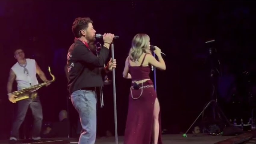 Jonas Brothers and JoJo performing "Vacation Eyes" on last night of tour in Brooklyn 12/22/25