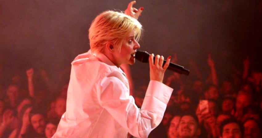 Robyn by Tyler Matthew Oyer Live 2026