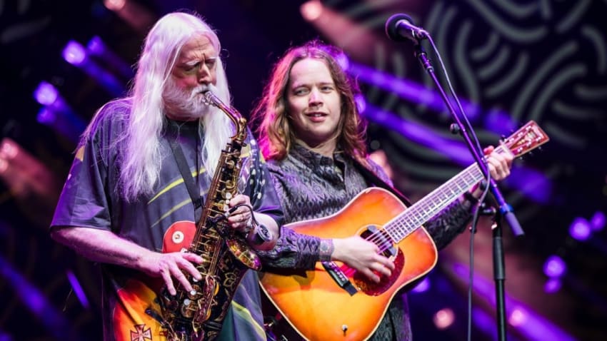 Edgar Winter Brings Multi-Instrumentalist Skills To Billy Strings' Night 1 In Nashville