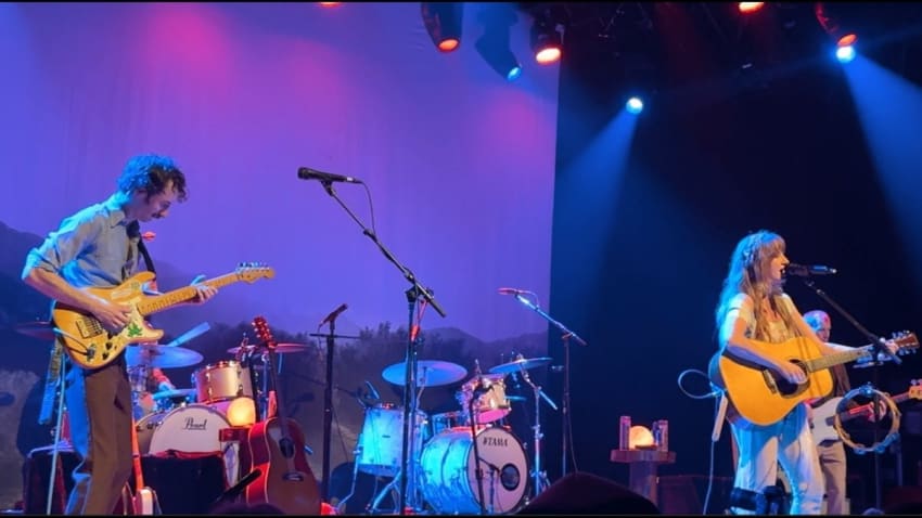 Margo Price  plays Jerry Garcia's Martin D28 on  "Easy Wind" at The Fillmore  SF, CA 3/7/26  (4K)