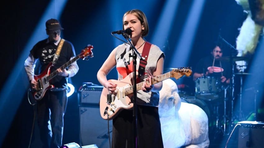 Snail Mail Lights Up ‘Tractor Beam’ On ‘Tonight Show’