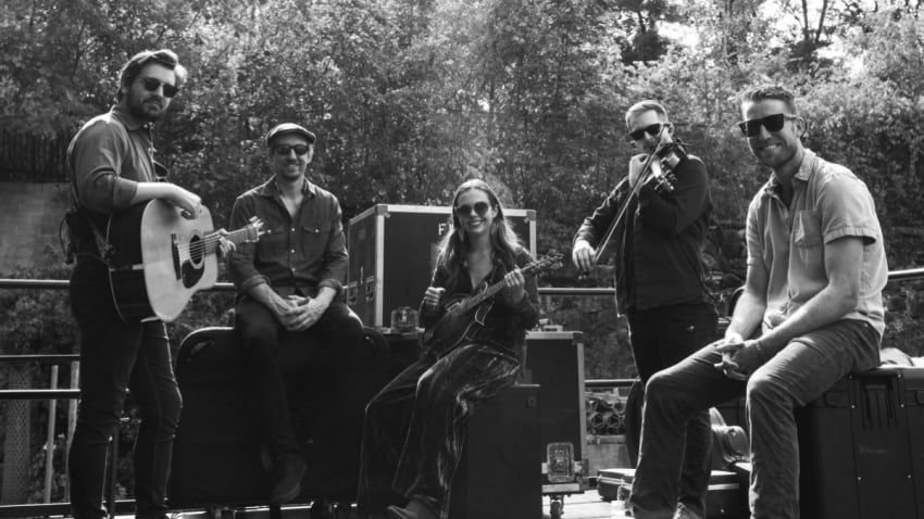Sierra Hull Details 'The Movements' Bluegrass Concerto