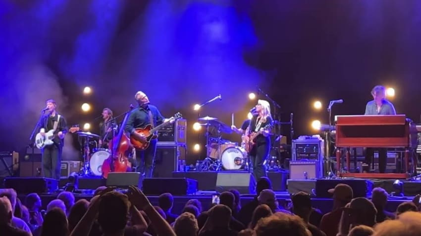 Jason Isbell with Susan Tedeschi. “Let Me Roll It” 4-28-26 Ameris Amphitheatre Alpharetta, GA