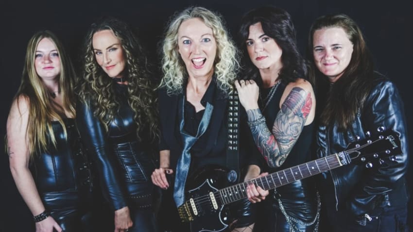Shoot To Thril - Girls Rockin' AC/DC