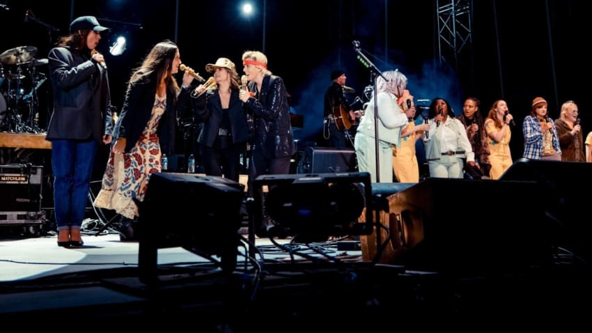 The Highwomen Bring Out Bonnie Raitt, Linda Perry, Sheryl Crow & More At The Gorge