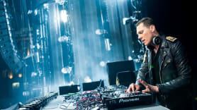 Tiësto Charlotte – World – Nov 19, 2021