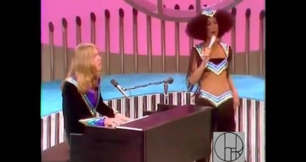 Gregg Allman Cher Perform Midnight Rider More In 1975
