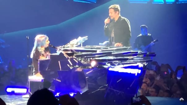Fans Lose It Over Lady Gaga And Bradley Cooper S Shallow Duet In