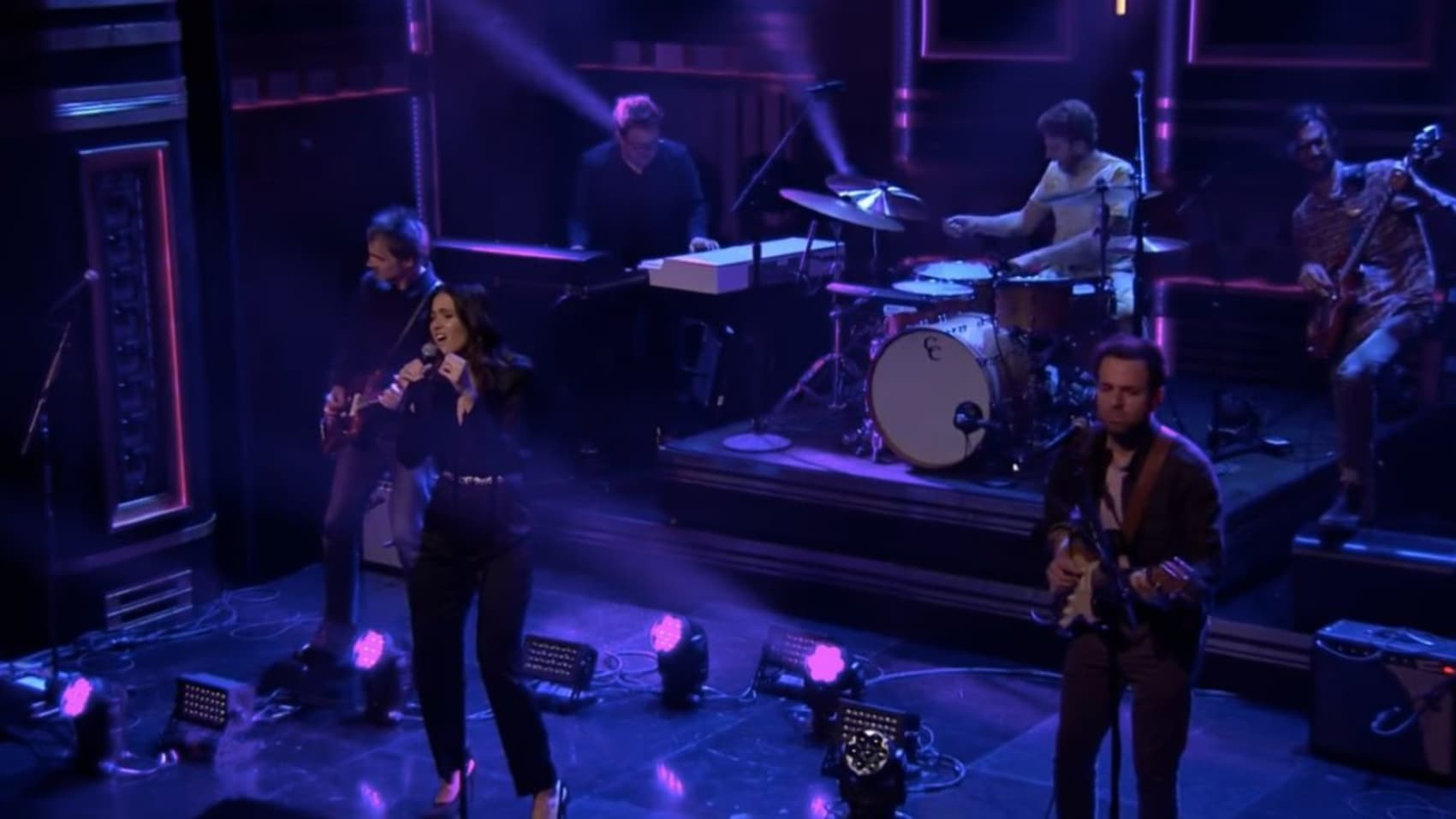 Mandy Moore Performs With Members Of Dawes On Fallon